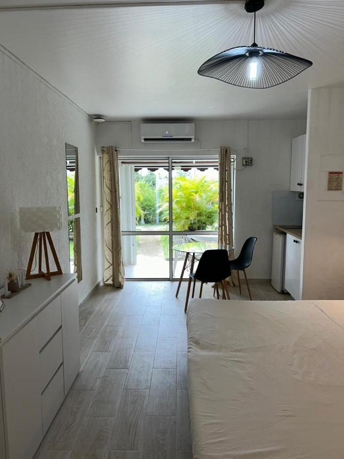 Superbe Studio Avec Piscine, Au Coeur De La Marina! Village Soleil ! Proche Aeroport & Ferry Le Gosier  Exterior photo